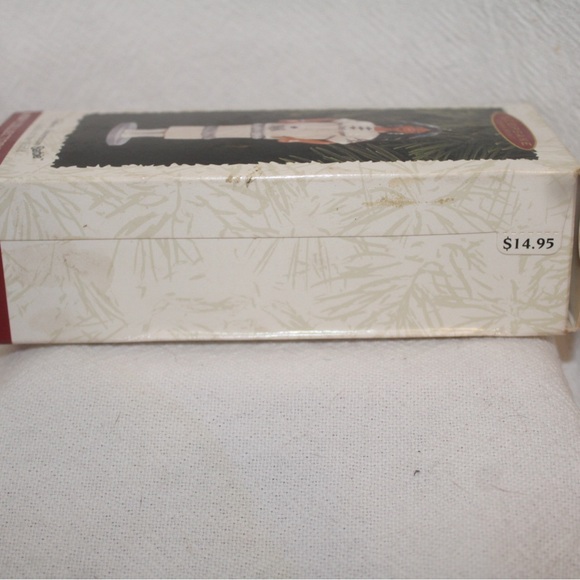 Barbie Native American Vintage Keepsake Ornament by Hallmark NEW 1996 - Picture 8 of 9